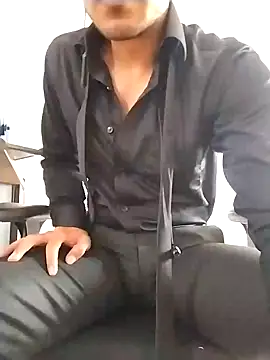 Snapshot of pablo-rincon95 chatting on 01/17/25, 05:08 pablo-rincon95 online show from 01/17/25, 05:08