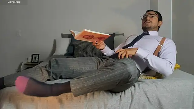 pablo-rincon95 online show from 04/13/26, 02:22