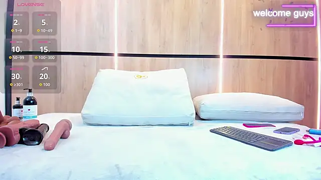 adela chase online show from 09/22/25, 03:08