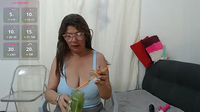 Aranza-Queen online show from 10/31/25, 01:56