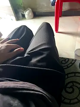 Snapshot of Privateseducer chatting on 09/25/25, 03:43 Privateseducer online show from 09/25/25, 03:43