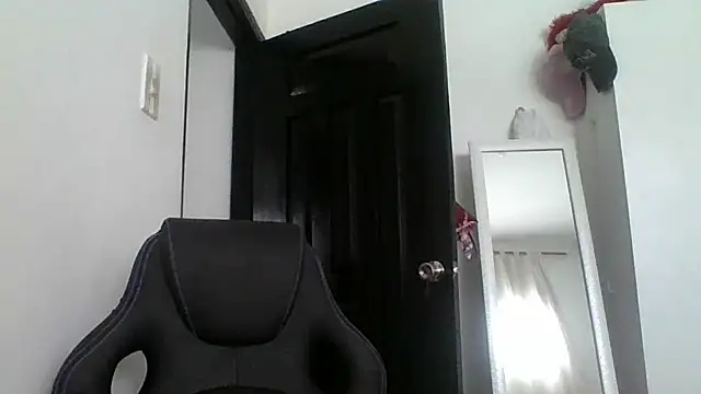 Anne kis online show from 01/08/25, 05:05