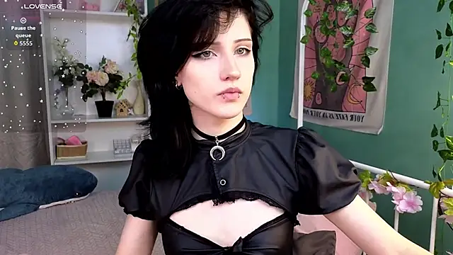 dark vamp  online show from 10/16/25, 05:03