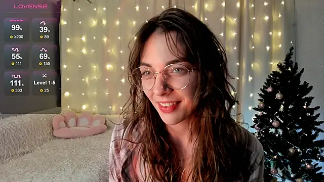 Snapshot of AraCopple chatting on 12/29/24, 07:22 AraCopple online show from 12/29/24, 07:22