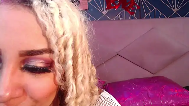 Lucy White   online show from 02/24/25, 09:52