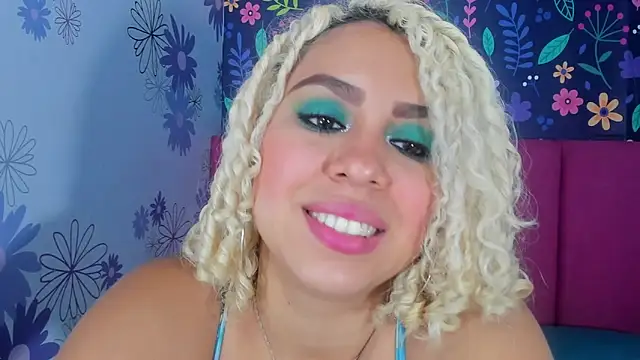 Lucy White   online show from 10/26/25, 08:26