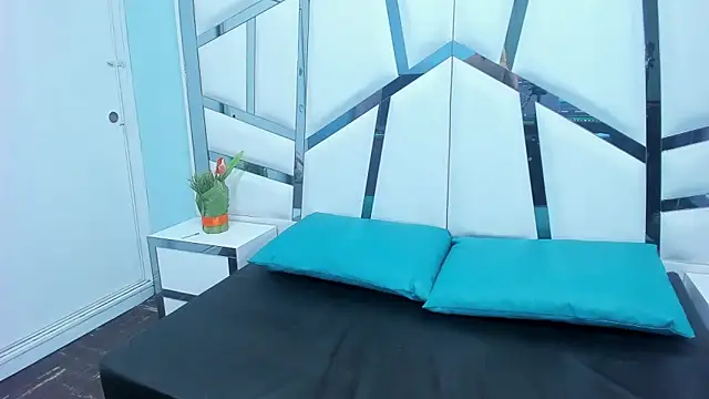 Lucy White   online show from 11/02/25, 07:38