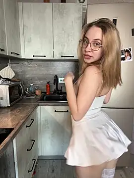 Kitty Katrine online show from 02/04/26, 11:16