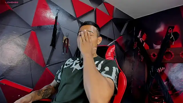 Hana and Zeta online show from 10/08/25, 12:14