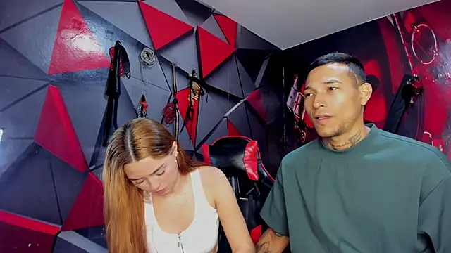 Hana and Zeta online show from 12/15/25, 12:20