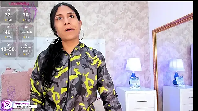 Eliza Thaylor   online show from 12/31/24, 02:03