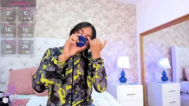 Eliza Thaylor   online show from 01/10/25, 02:02