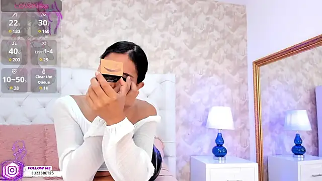 Eliza Thaylor   online show from 02/03/25, 11:20