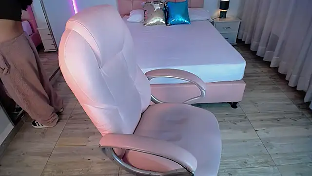 Snapshot of pettit_courtny chatting on 01/05/25, 03:22 pettit courtny online show from 01/05/25, 03:22