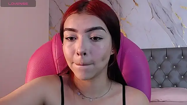 Snapshot of pettit_courtny chatting on 02/10/25, 07:49 pettit courtny online show from 02/10/25, 07:49