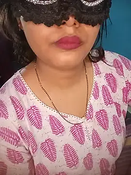 Snapshot of couple_indian_123 chatting on 07/16/26, 07:14 couple indian 123 online show from 07/16/26, 07:14