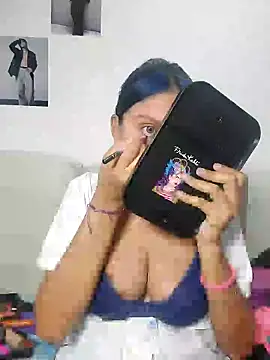 Snapshot of azulzulix chatting on 02/01/25, 01:55 azulzulix online show from 02/01/25, 01:55