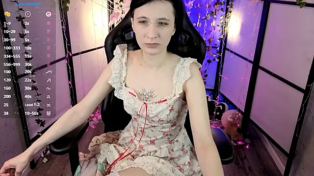 Snapshot of TaylorLunar chatting on 02/27/26, 01:44 TaylorLunar online show from 02/27/26, 01:44