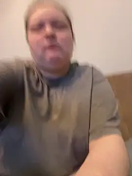 Snapshot of Alex_m chatting on 12/15/25, 06:23 Alex m online show from 12/15/25, 06:23
