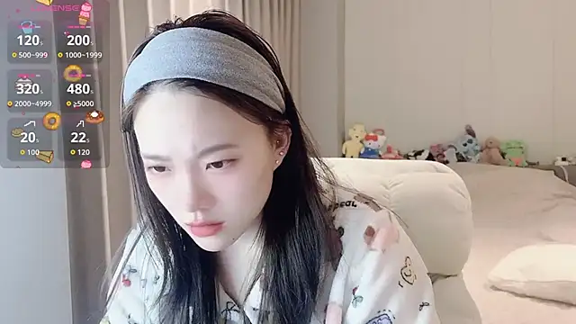 qiqi-666 online show from 02/06/26, 06:51