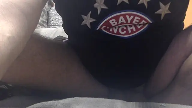 Snapshot of johngreece1 chatting on 02/10/25, 07:04 johngreece1 online show from 02/10/25, 07:04