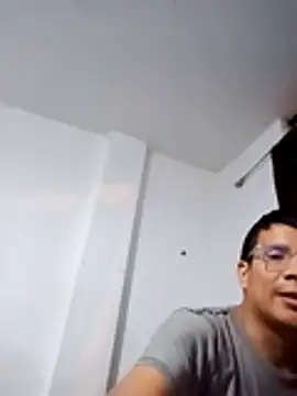 PequeArely online show from 12/30/24, 06:20