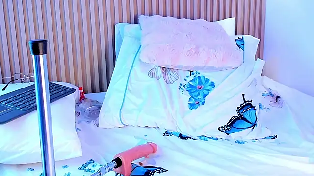 zoe rivers online show from 01/11/25, 08:21