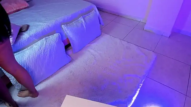 zoe rivers online show from 01/31/25, 05:10