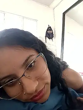 Karii-R online show from 01/12/26, 01:49