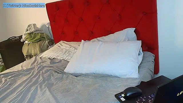Snapshot of NicoDavisHere chatting on 05/18/26, 04:07 NicoDavisHere online show from 05/18/26, 04:07