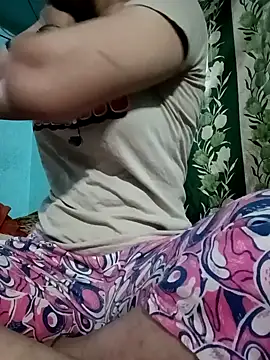 Snapshot of gunjan22 chatting on 12/06/24, 04:06 gunjan22 online show from 12/06/24, 04:06