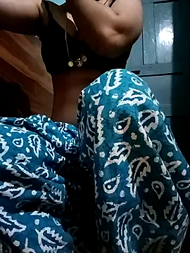 Snapshot of gunjan22 chatting on 12/27/24, 04:10 gunjan22 online show from 12/27/24, 04:10