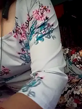 Snapshot of gunjan22 chatting on 09/12/25, 06:02 gunjan22 online show from 09/12/25, 06:02