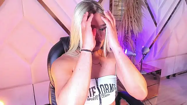 Elody Preysler69 online show from 12/14/25, 04:07