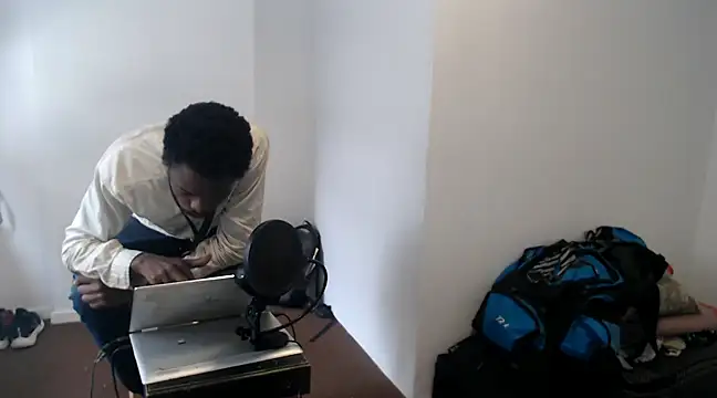 Snapshot of Mastertopdome chatting on 03/14/25, 03:25 Mastertopdome online show from 03/14/25, 03:25