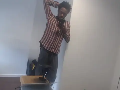 Snapshot of Mastertopdome chatting on 10/10/25, 02:05 Mastertopdome online show from 10/10/25, 02:05