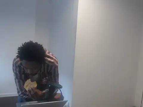 Snapshot of Mastertopdome chatting on 10/19/25, 01:45 Mastertopdome online show from 10/19/25, 01:45