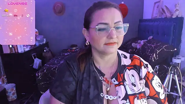 Ivonnee   online show from 01/08/25, 09:32