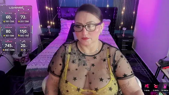 Snapshot of Ivonnee__ chatting on 07/04/26, 04:29 Ivonnee online show from 07/04/26, 04:29
