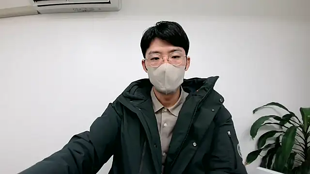 Snapshot of TakuryuJPN chatting on 12/01/24, 09:26 TakuryuJPN online show from 12/01/24, 09:26