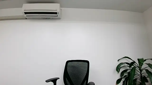 Snapshot of TakuryuJPN chatting on 12/08/24, 09:30 TakuryuJPN online show from 12/08/24, 09:30