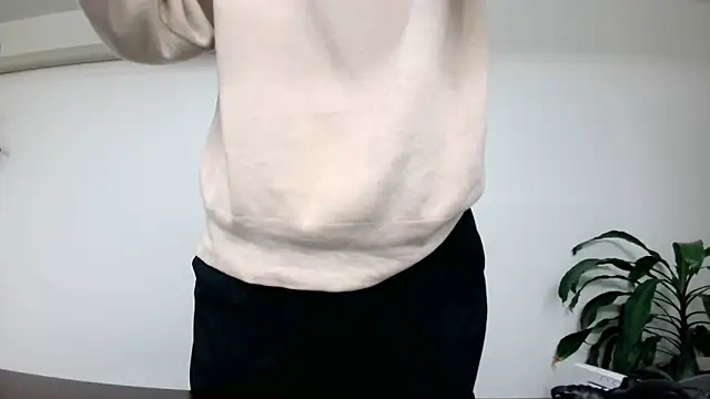 Snapshot of TakuryuJPN chatting on 12/12/24, 09:15 TakuryuJPN online show from 12/12/24, 09:15