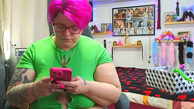 Snapshot of SunshineLexi chatting on 02/25/25, 07:09 SunshineLexi online show from 02/25/25, 07:09