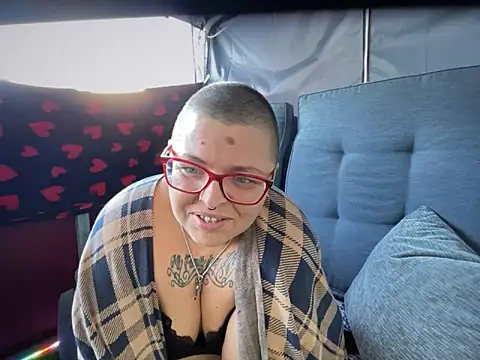 Snapshot of SunshineLexi chatting on 09/22/25, 06:48 SunshineLexi online show from 09/22/25, 06:48