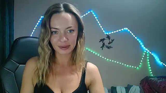 Snapshot of Daria_Spring chatting on 12/25/24, 08:07 Daria Spring online show from 12/25/24, 08:07