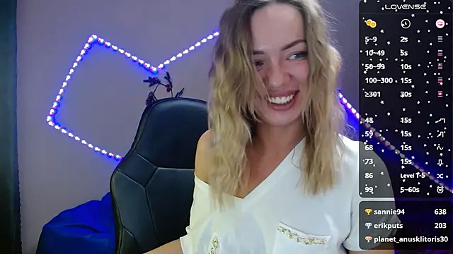 Snapshot of Daria_Spring chatting on 02/18/25, 08:47 Daria Spring online show from 02/18/25, 08:47