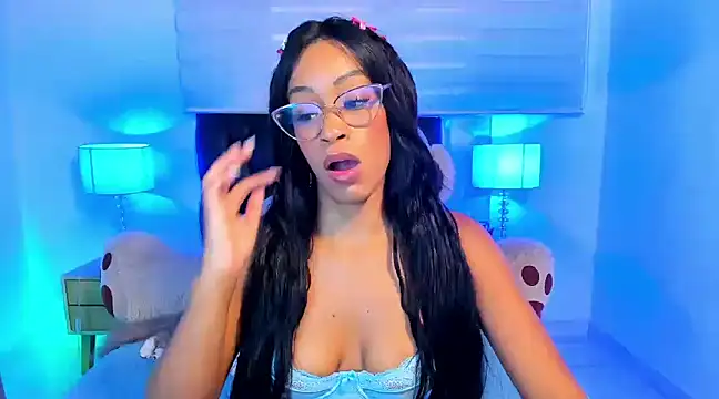 Snapshot of IsabelaRoss chatting on 03/18/25, 10:26 IsabelaRoss online show from 03/18/25, 10:26