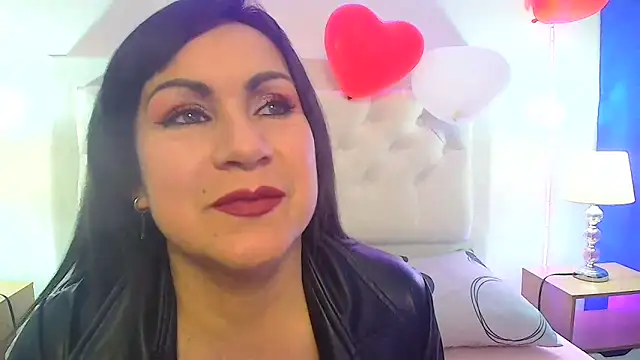 jescaoporto4 online show from 02/25/25, 02:11