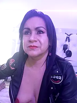 jescaoporto4 online show from 09/20/25, 02:07