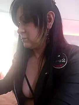 jescaoporto4 online show from 11/08/25, 01:55